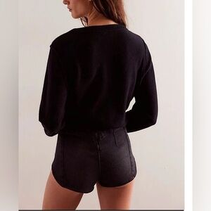 Free People Tulip high waisted‎ cheeky side zip Black Shorts. Women size 28